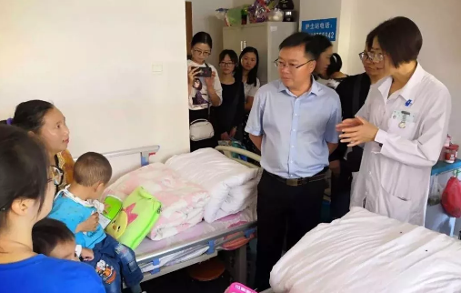 全國助殘日——政府、殘聯(lián)、醫(yī)院聯(lián)合慰問暖人心