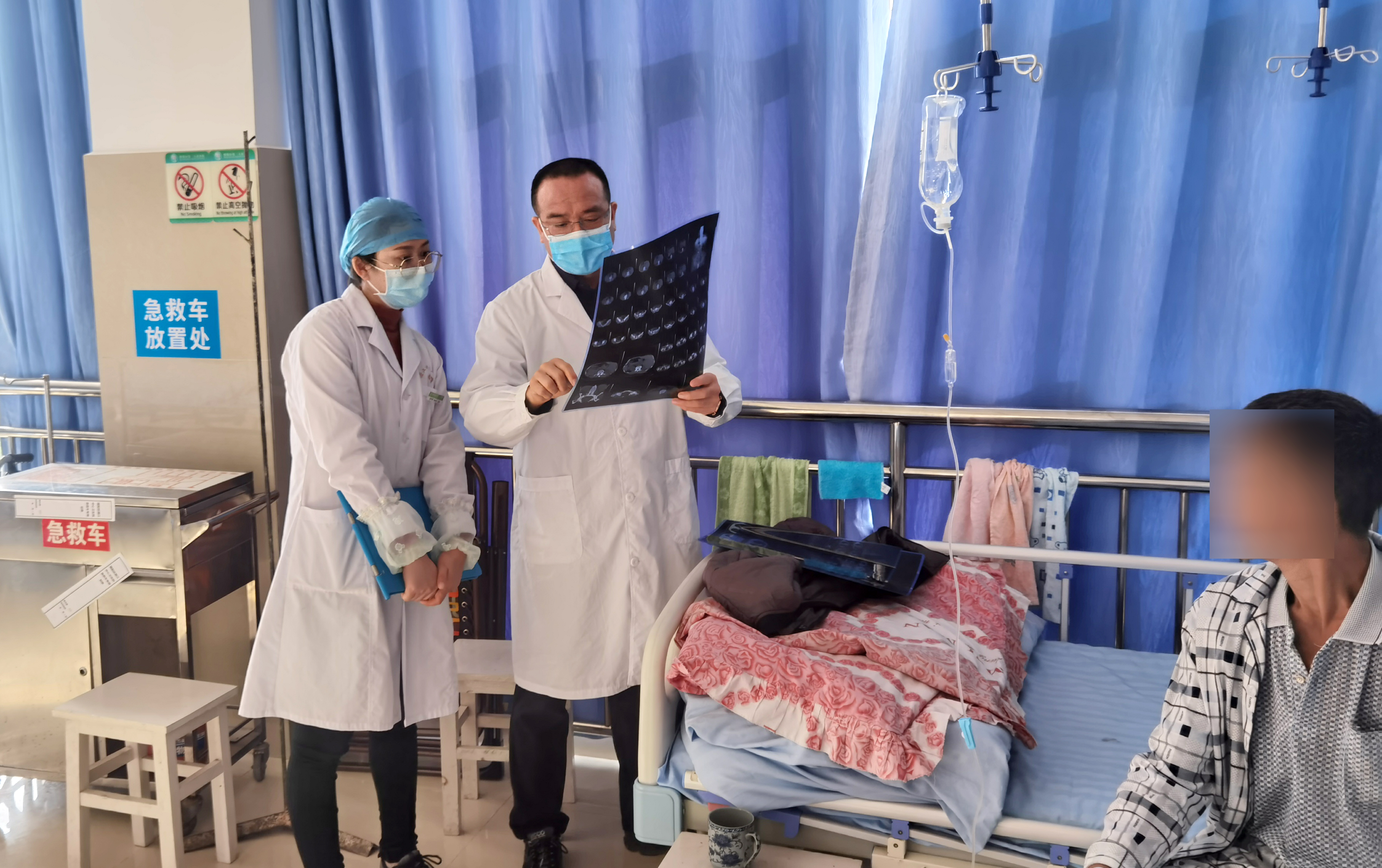 腫瘤科張穎東主任赴潞江鎮(zhèn)中心衛(wèi)生院開展坐診、查房及學(xué)術(shù)交流
